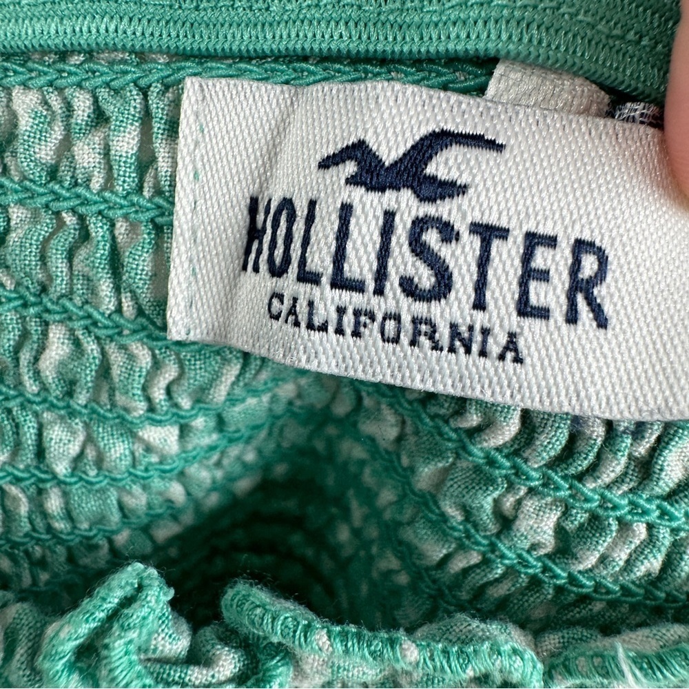 Hollister Turquoise Floral Smocked Tank Top – Size Medium - Picture 6 of 7